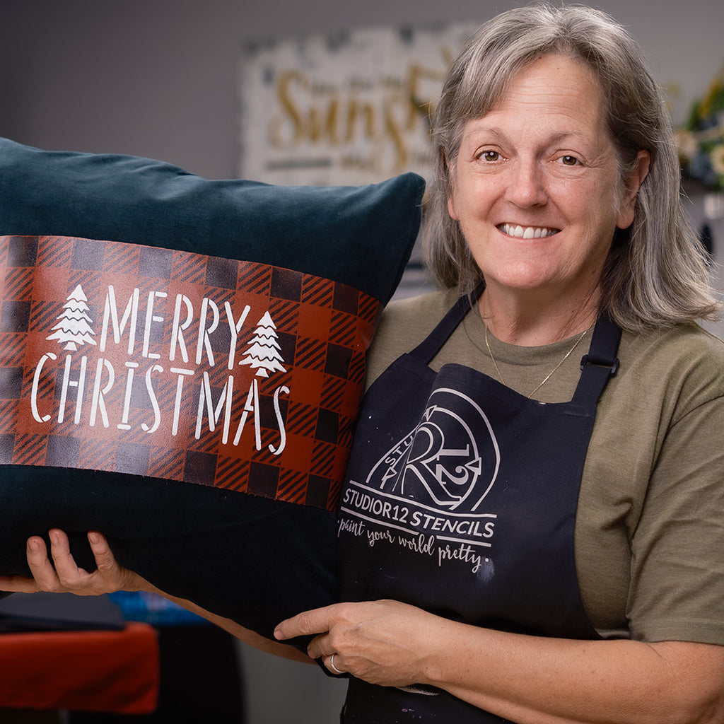 Paint a DIY Christmas Pillow Wrap